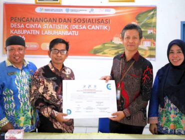 Hadir dalam kegiatan itu Kepala BPS Labuhanbatu Freddy Situngkir, Camat Bilah Barat M. Noor Putra, Sekretaris Camat, Kepala Bidang KIPS Dinas Kominfo Labuhanbatu Siti Rahmah Harahap, serta aparatur desa dari seluruh wilayah Kecamatan Bilah Barat