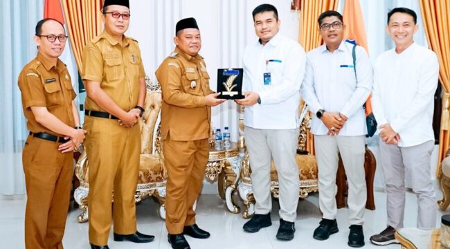 Wakil Bupati Labuhanbatu H. Jamri menerima audiensi Perum Bulog Cabang Labuhanbatu terkait program ketahanan pangan 2026