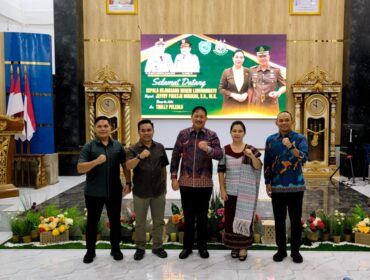 Dandim 0209/LB Letkol Kav Hanung Kaptiaji beserta jajaran menghadiri langsung penyambutan Kajari Labuhanbatu yang baru, Jeffry Paultje Maukar, S.H., M.H di Pendopo Rumah Dinas Bupati Labuhanbatu