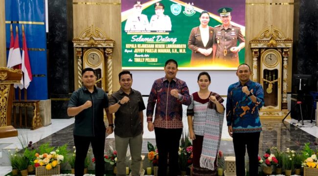 Dandim 0209/LB Letkol Kav Hanung Kaptiaji beserta jajaran menghadiri langsung penyambutan Kajari Labuhanbatu yang baru, Jeffry Paultje Maukar, S.H., M.H di Pendopo Rumah Dinas Bupati Labuhanbatu