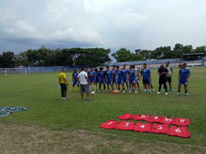 
					Polres Labuhanbatu langsung menggelar seleksi pemain di Stadion Binaraga Rantauprapat untuk membentuk skuad terbaik