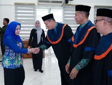 Bupati Labuhanbatu dr. Hj. Maya Hasmita, Sp.OG., MKM berikan ucapan selamat kepada Dewan Hakim MTQH