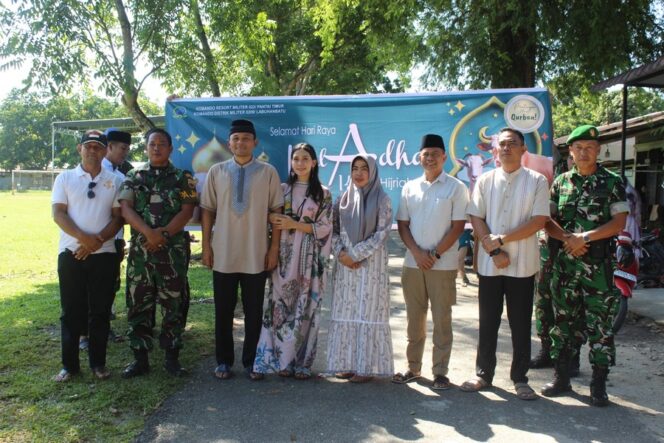 
					Dandim 0209/Labuhanbatu Letkol Kav Hanung Kaptiaji, S.Sos., M.I.P., didampingi Ketua Persit KCK Cabang XXXVI Kodim 0209 Ny. Indah Hanung Kaptiaji dan para Danramil jajaran, Perwira Staf, anggota Persit, serta personel Kodim 0209/Labuhanbatu