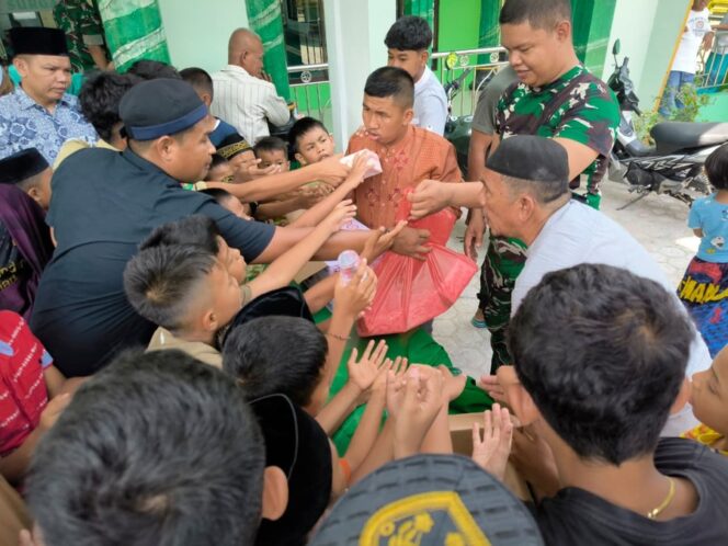 
					Jumat penuh berkah di Masjid Baitul Hikmah