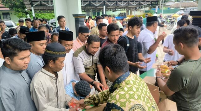 Jumat Berkah, Kodim 0209/Labuhanbatu kembali hadir di tengah masyarakat untuk berbagi dan mempererat tali silaturahmi
