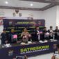 Ungkap kasus pembakaran Barbershop Pleasure Dalam konferensi pers yang digelar di Mapolres Labuhanbatu, Sabtu (13/06/2026)