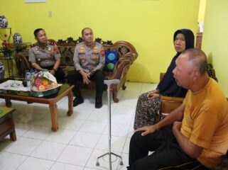 Jelang HUT Bhayangkara ke-80 Tahun 2026, Kapolres Labuhanbatu AKBP Wahyu Endrajaya bersama jajaran melaksanakan anjangsana kepada personel yang sedang sakit