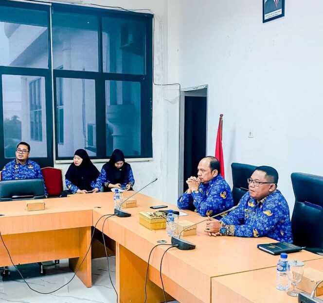 
					Wakil Bupati Labuhanbatu H. Jamri, ST mengikuti Zoom Meeting Penyaluran Transfer ke Daerah (TKD) yang dipimpin langsung oleh Mendagri Tito Karnavian terkait percepatan bantuan bagi daerah terdampak bencana di Aceh