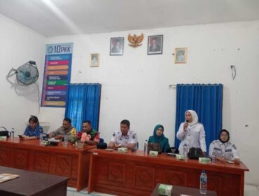 Babinsa Koramil 09 Negeri Lama menghadiri sertijab Penjabat Kepala Desa Selat Besar