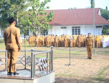 Apel Gabungan Aparatur Sipil Negara (ASN) Pemerintah Kabupaten Labuhanbatu di Lapangan BKPP, Senin (07/07/2025)