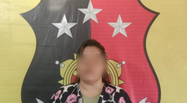 Terduga pelaku perempuan berinisial RAS (35)