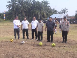 Wakil Bupati Labuhanbatu H. Jamri, ST membuka Turnamen Open Mini Soccer Jabir Cup III di Dusun Wonosari, Desa Sei Tampang, Bilah Hilir