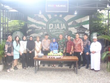 Dandim 0209/Labuhanbatu Letkol Kav Hanung Kaptiaji menghadiri Grand Opening Djaja Kopi Tiam di Rantauprapat sebagai bentuk dukungan nyata terhadap pelaku usaha lokal