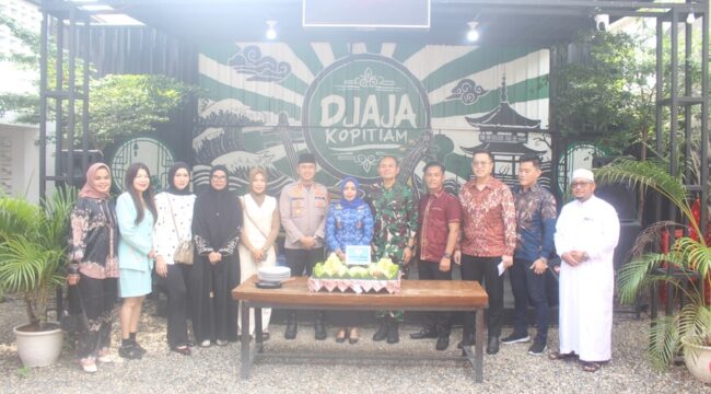Dandim 0209/Labuhanbatu Letkol Kav Hanung Kaptiaji menghadiri Grand Opening Djaja Kopi Tiam di Rantauprapat sebagai bentuk dukungan nyata terhadap pelaku usaha lokal