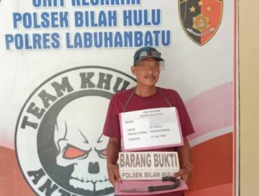 Akhir pelarian pelaku pengancaman! Unit Reskrim Polsek Bilah Hulu berhasil mengamankan pria berinisial EF yang diduga terlibat kasus pengancaman menggunakan pisau sejak 2024