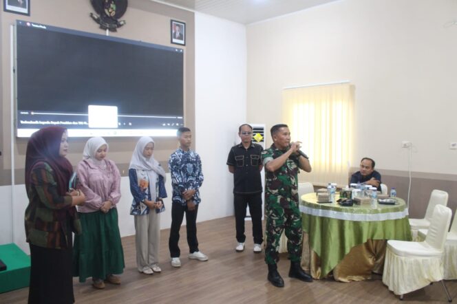 
					Tiga kreator muda berhasil keluar sebagai pemenang Lomba Video Kreatif Jembatan Garuda yang digelar Kodim 0209/Labuhanbatu