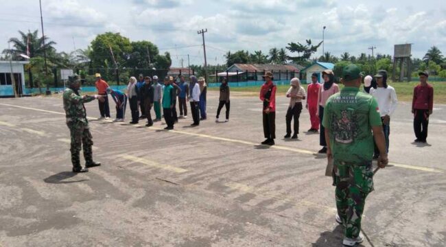 Personel Koramil 04/LB Gembleng Paskibraka Panai Hulu Jelang HUT RI Ke-81