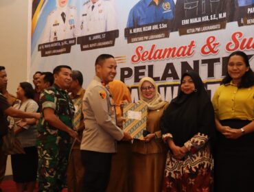 Wakapolres Labuhanbatu Kompol P.S. Simbolon, S.H., hadir dalam kegiatan yang berlangsung di Ballroom Suzuya Hotel, Jalan Jenderal Ahmad Yani, Kecamatan Rantau Utara, Kabupaten Labuhanbatu, Selasa (18/08/2026)