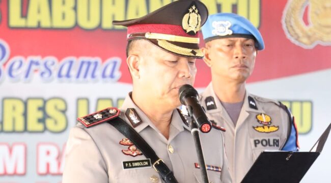 Wakapolres Labuhanbatu Kompol P. S. Simbolon, S.H. Ia bertindak sebagai Inspektur Upacara