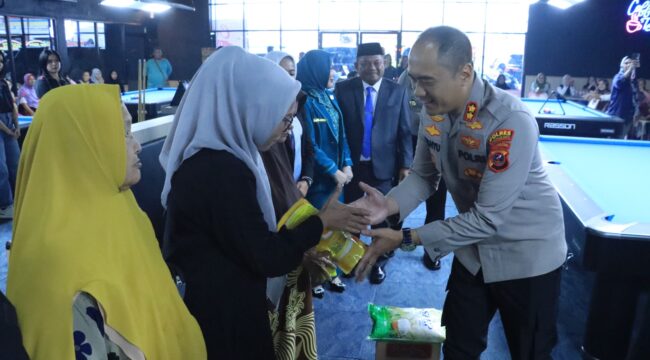 Kapolres Labuhanbatu AKBP Wahyu Endrajaya, S.I.K., M.Si., saat menghadiri Bhakti Sosial sekaligus membuka Grand Opening Capital Pool & Cafe di Jalan Padang Bulan, Rantauprapat, pada Senin (10/08/2026) Lalu