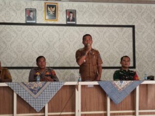 Koramil 13/Aek Nabara memperkuat sinergi bersama pemerintah kecamatan dan unsur terkait dalam penanggulangan sampah di Bilah Hulu