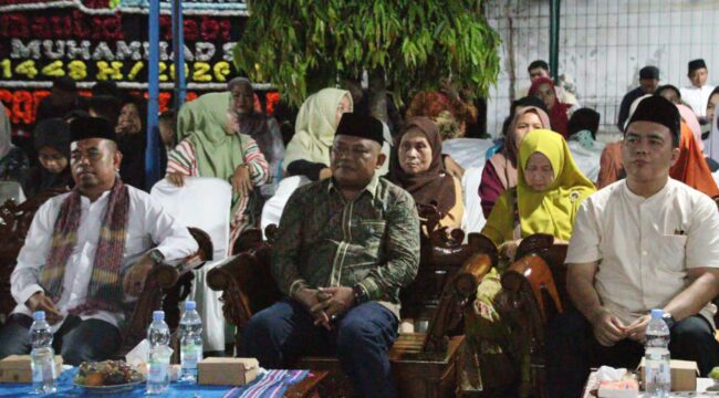 Wakil Bupati Labuhanbatu H. Jamri menghadiri Maulid Nabi Muhammad SAW 1448 H bersama Perwiritan Al-Kautsar di Perumahan Cendana Asri, Padang Bulan