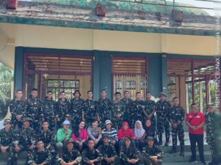 Gerakan ASRI Kabupaten Labuhanbatu kembali bergerak. DLH, Kelurahan Lobusona, Kepling, Babinsa, Bhabinkamtibmas dan Yon TP 956 Sultan Bidar Alam bergotong royong membersihkan Tugu Juang 45 Lobusona, Jumat (28/8/2026)