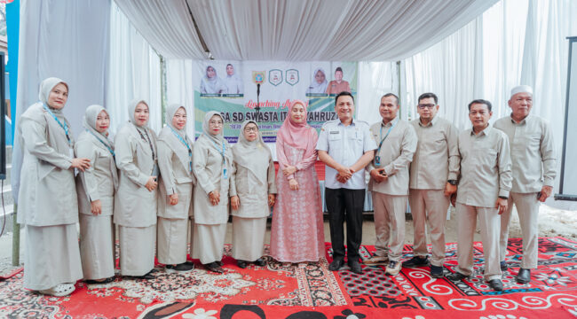 SD Swasta IT Hj Syahruzat meluncurkan aplikasi PIESA untuk memperkuat transparansi pendidikan dan memudahkan orang tua memantau presensi serta aktivitas pembelajaran siswa