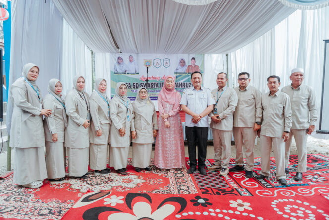 
					SD Swasta IT Hj Syahruzat meluncurkan aplikasi PIESA untuk memperkuat transparansi pendidikan dan memudahkan orang tua memantau presensi serta aktivitas pembelajaran siswa