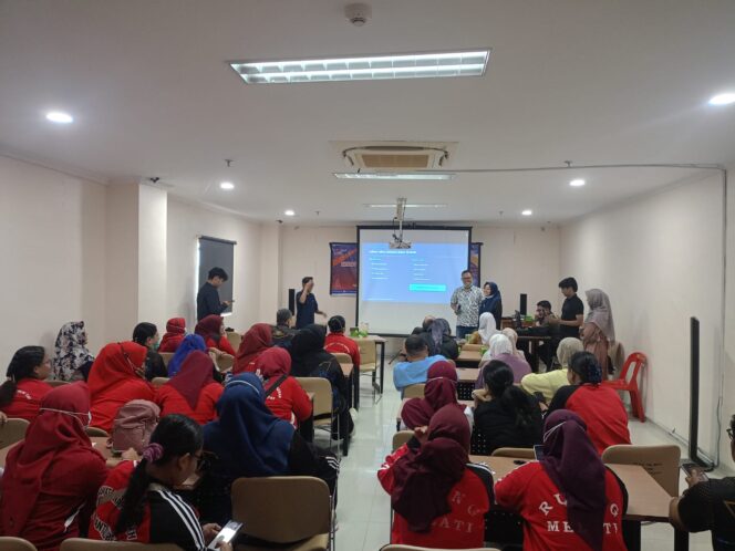 
					RSUD Rantauprapat memperkuat kemampuan pegawai melalui pelatihan Public Speaking dan Etika Pelayanan