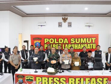 Press release ungkap kasus peredaran narkoba 3,87 kg sabu dalam bus ALS, di Aula Yanpiter Polres Labuhanbatu, Rantauprapat, Senin (07/09/2026)