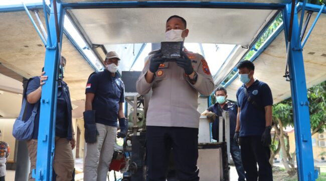 Mewakili Kapolres Labuhanbatu AKBP Wahyu Endrajaya, S.I.K., M.Si. pemusnahan dipimpin Wakapolres Labuhanbatu Kompol P.S. Simbolon, S.H. 