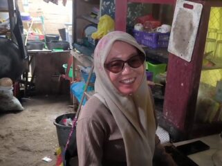 Ibu Ramadhani, salah satu pemilik warung yang berada di dekat posko Satgas TMMD, mengaku bersyukur atas perubahan tersebut