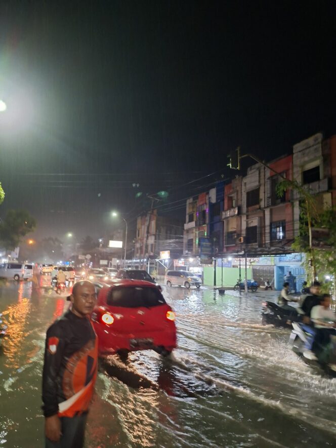 
					Banjir Terjang Labuhanbatu, BPBD Bergerak!