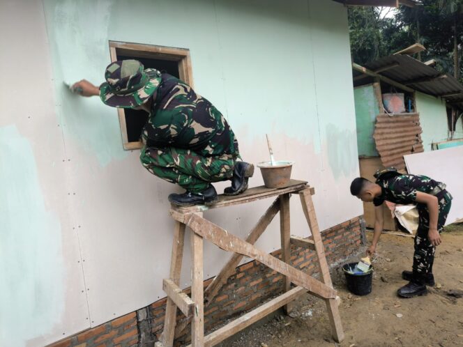 
					TMMD ke-130 Mulai Cat Rumah Suroto, Harapan Baru Makin Nyata