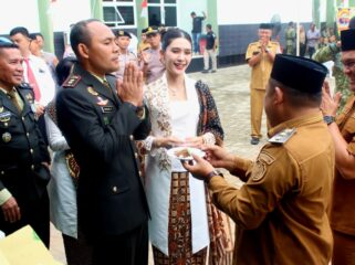 Syukuran HUT ke-81 TNI di Makodim 0209/Labuhanbatu berlangsung hangat. Dandim Letkol Kav Hanung Kaptiaji meneguhkan soliditas, sinergi, dan semangat pengabdian kepada masyarakat