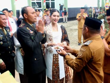 Syukuran HUT ke-81 TNI di Makodim 0209/Labuhanbatu berlangsung hangat. Dandim Letkol Kav Hanung Kaptiaji meneguhkan soliditas, sinergi, dan semangat pengabdian kepada masyarakat