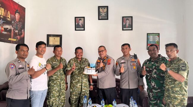 Polsek Kampung Rakyat hadir di Makoramil 10/TM membawa ucapan dan semangat kebersamaan