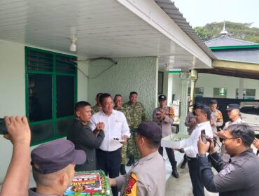 Satbinmas Polres Labuhanbatu menyambangi Koramil 08/RP dalam momentum HUT ke-81 TNI