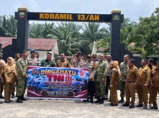 Kejutan sederhana, makna luar biasa. Forkopimcam Bilah Hulu menyambangi Koramil 13/AN untuk memberikan ucapan HUT ke-81 TNI