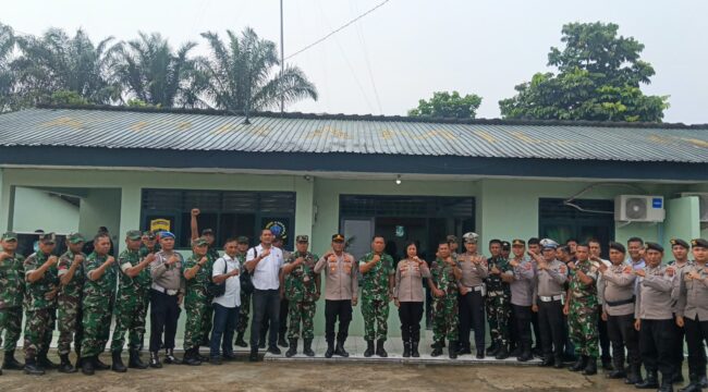 Momentum HUT ke-81 TNI menjadi ruang memperkuat silaturahmi dan sinergi antara Koramil 01/AK Kodim 0209/Labuhanbatu dengan Polsek Kualuh Hulu