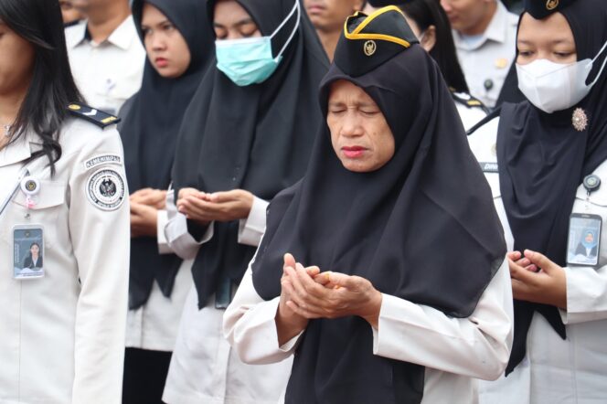 
					Suasana apel pagi bersama jajaran pegawai dan petugas Balai Pemasyarakatan (Bapas), Selasa (27/10/2026)