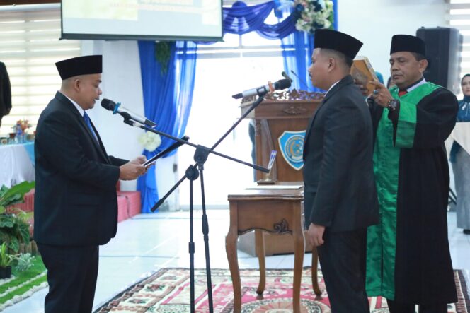 
					Muslimin Hadi Wibowo resmi dilantik sebagai anggota DPRD Kabupaten Labuhanbatu melalui mekanisme Penggantian Antar Waktu (PAW), Selasa (27/10/2026)