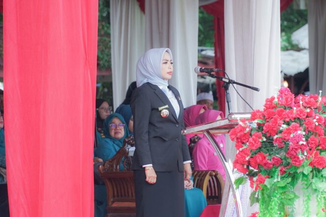 
					Bupati Labuhanbatu dr. Hj. Maya Hasmita, Sp.OG., M.K.M., 