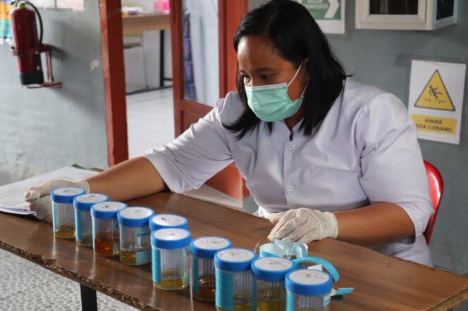 
					Lapas Rantauprapat Tes Urine Mendadak, 10 Warga Binaan Negatif Narkoba