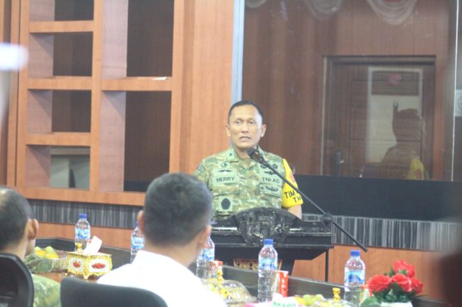 
					Dirbinter Ster TNI, Brigjen TNI M. Herry Subagyo, S.I.P.