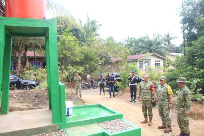 
					Tim Wasev Mabes TNI Cek TMMD ke-130, Infrastruktur Desa Aek Batu Jadi Sorotan