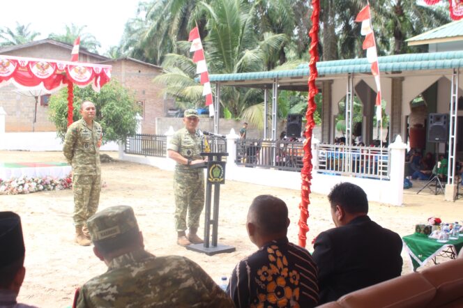 
					Dirbinter Ster TNI Brigjen TNI M. Herry Subagyo, S.I.P., bersama Dandim 0209/Labuhanbatu Letkol Kav Hanung Kaptiaji, S.Sos., M.I.P.